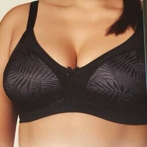 Wonderbra Plus Size 46C Back & Side Smoothing Wirefree Bra Black